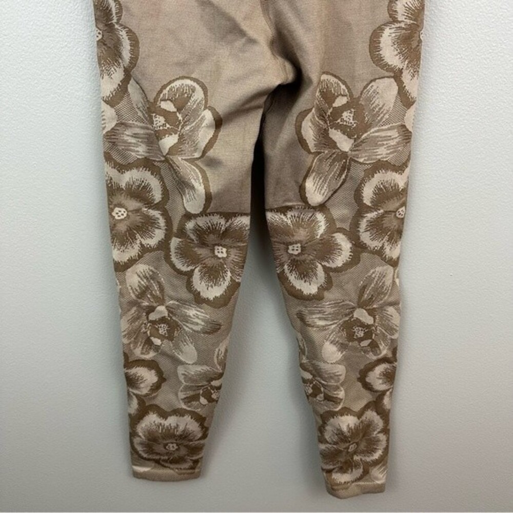 Offline By Aerie Tan Floral Hi-Rise 7/8 Legging NWT Size XS Athletic Gym Workout - Picture 15 of 16